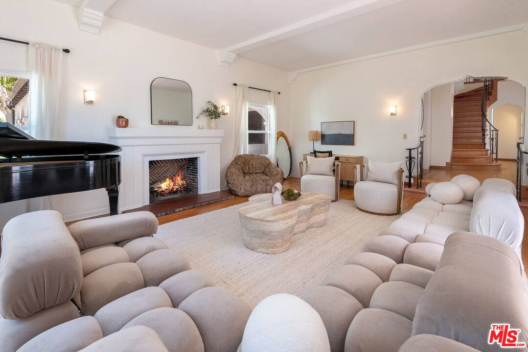 172 S Alta Vista Blvd 4BR Hancock Park La