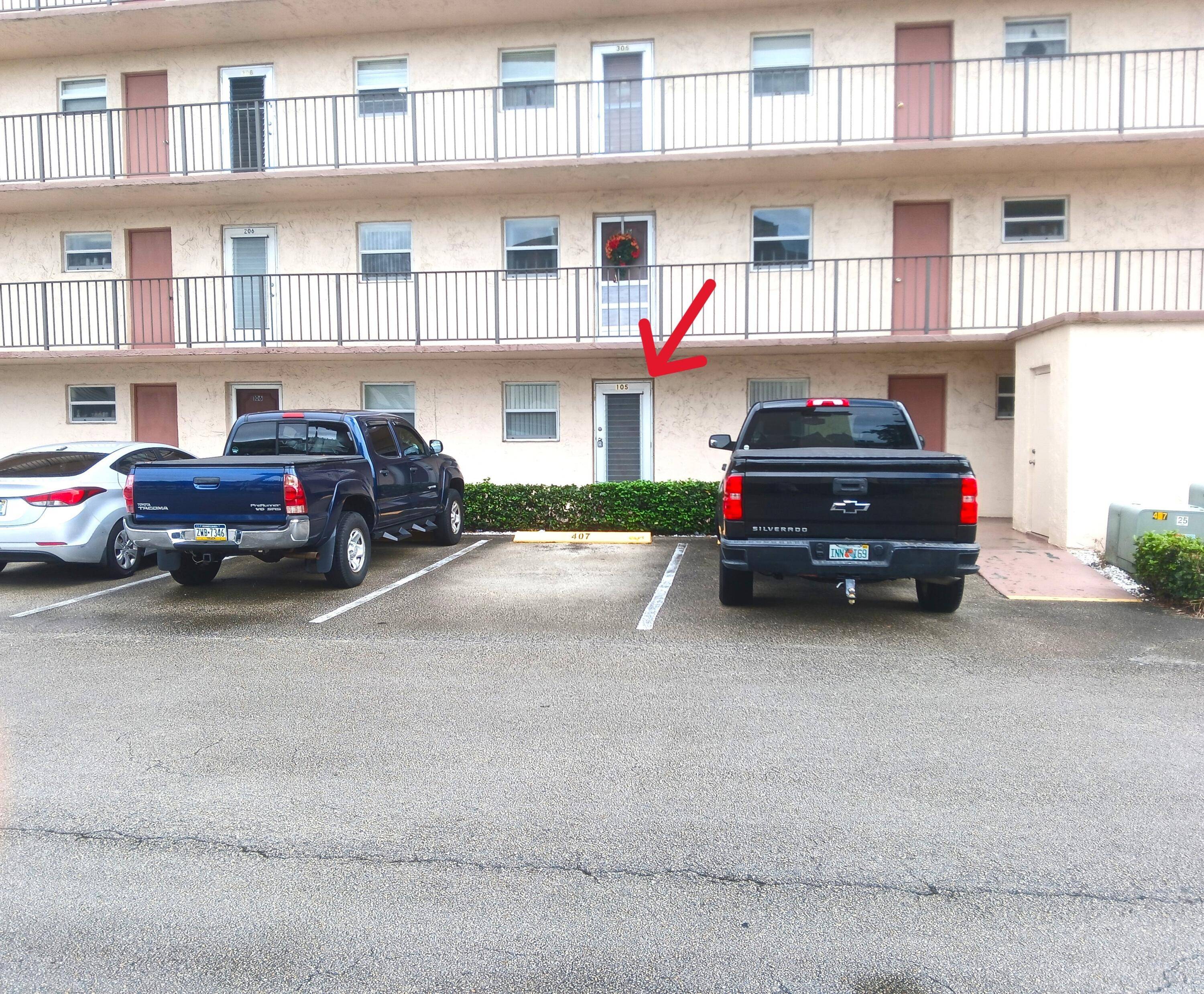 1 bedroom 1. 5 bathroom condo furnished located on the ground floor with the parking space steps away from the front door, relaxing views of the canal from your lanai.