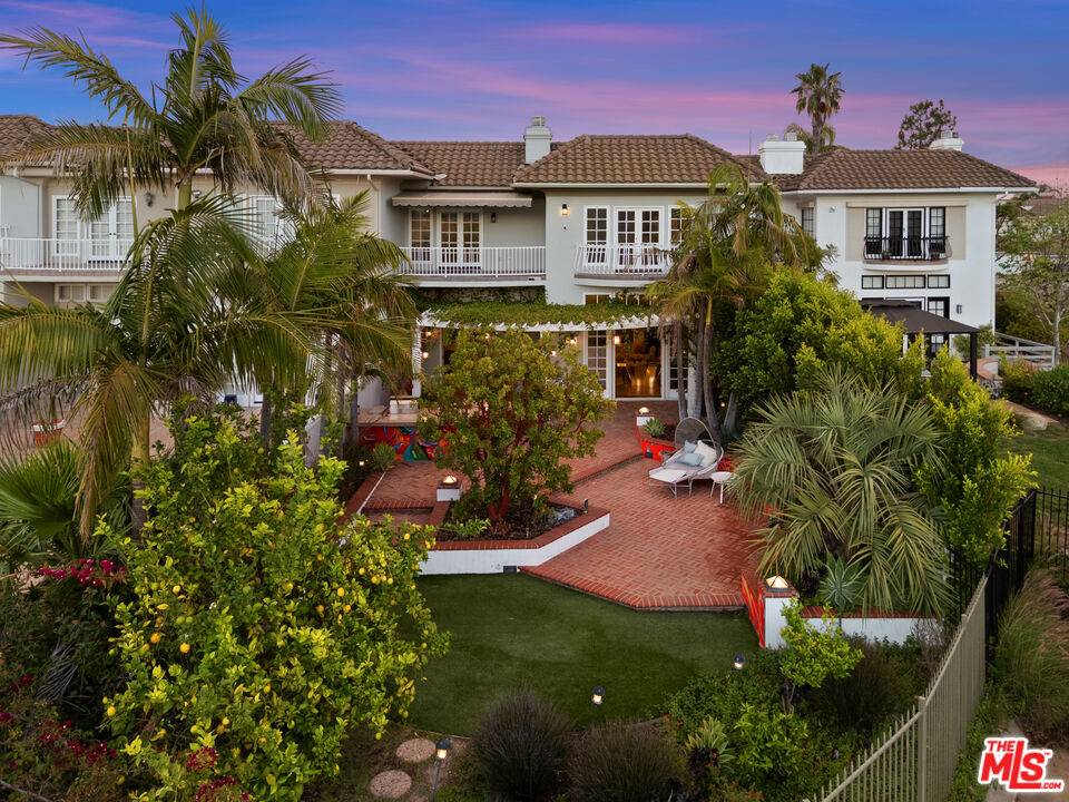 2305   Canyonback Rd 4BR Brentwood La