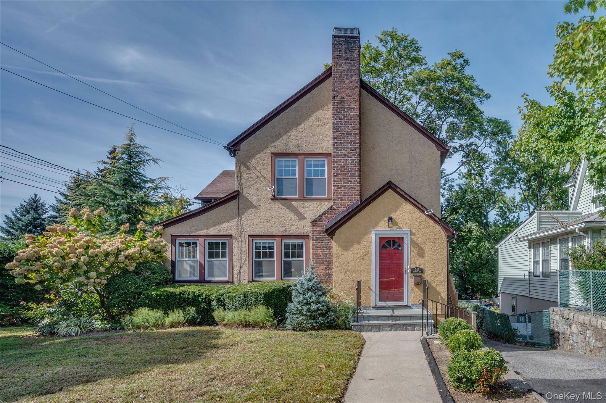 Discover this beautiful and spacious 3 bedroom, 1.