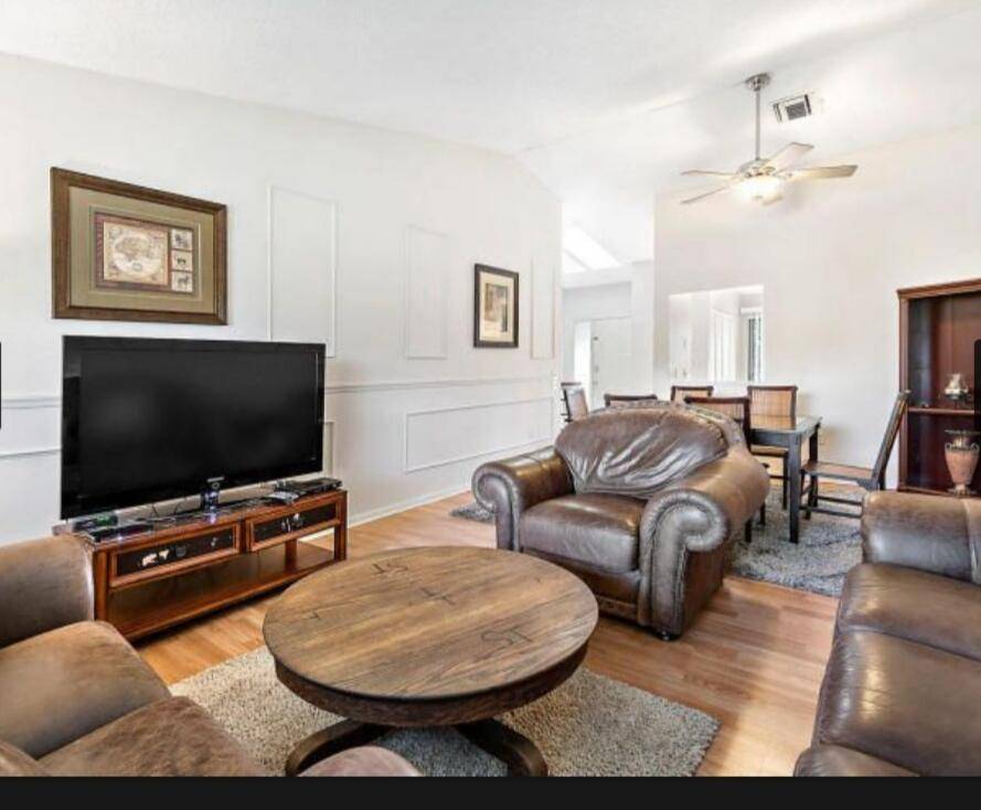 Great location for this beautiful 3 bedroom 2 bath 2nd floor unit.