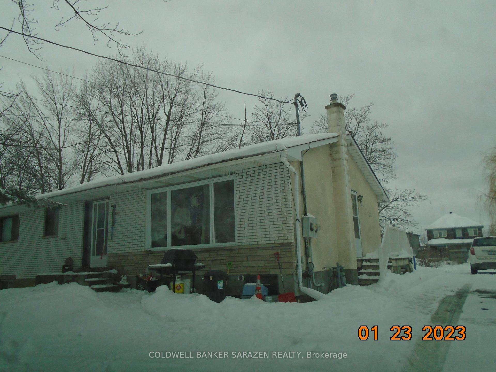 TWO BEDROOM UNIT UPPER LEVEL FACING BACKYARD, WITH ONE PARKING.