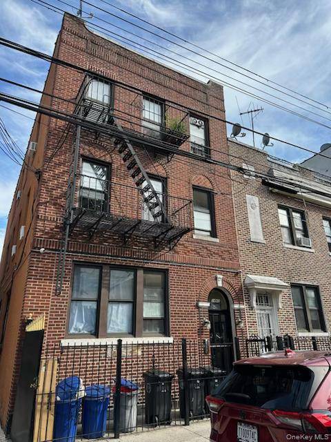 Legal 6 Family ! ! An excellent investment opportunity in a highly desirable neighborhood !
