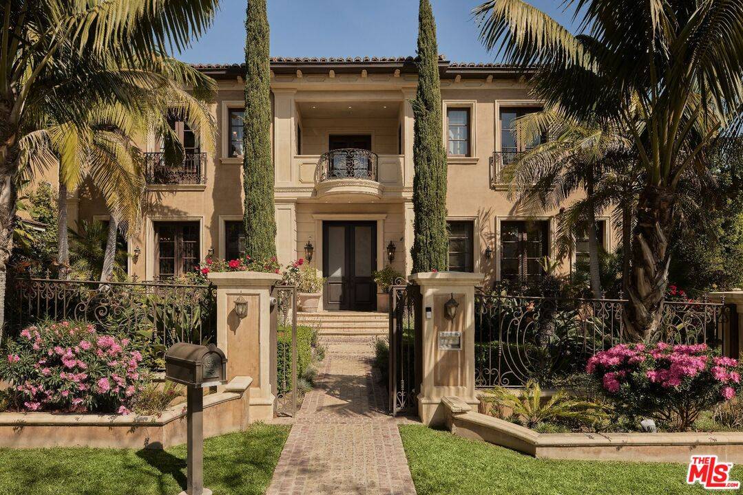 614 N Palm Dr 6BR Beverly Hills Post Office | B.H.P.O. La