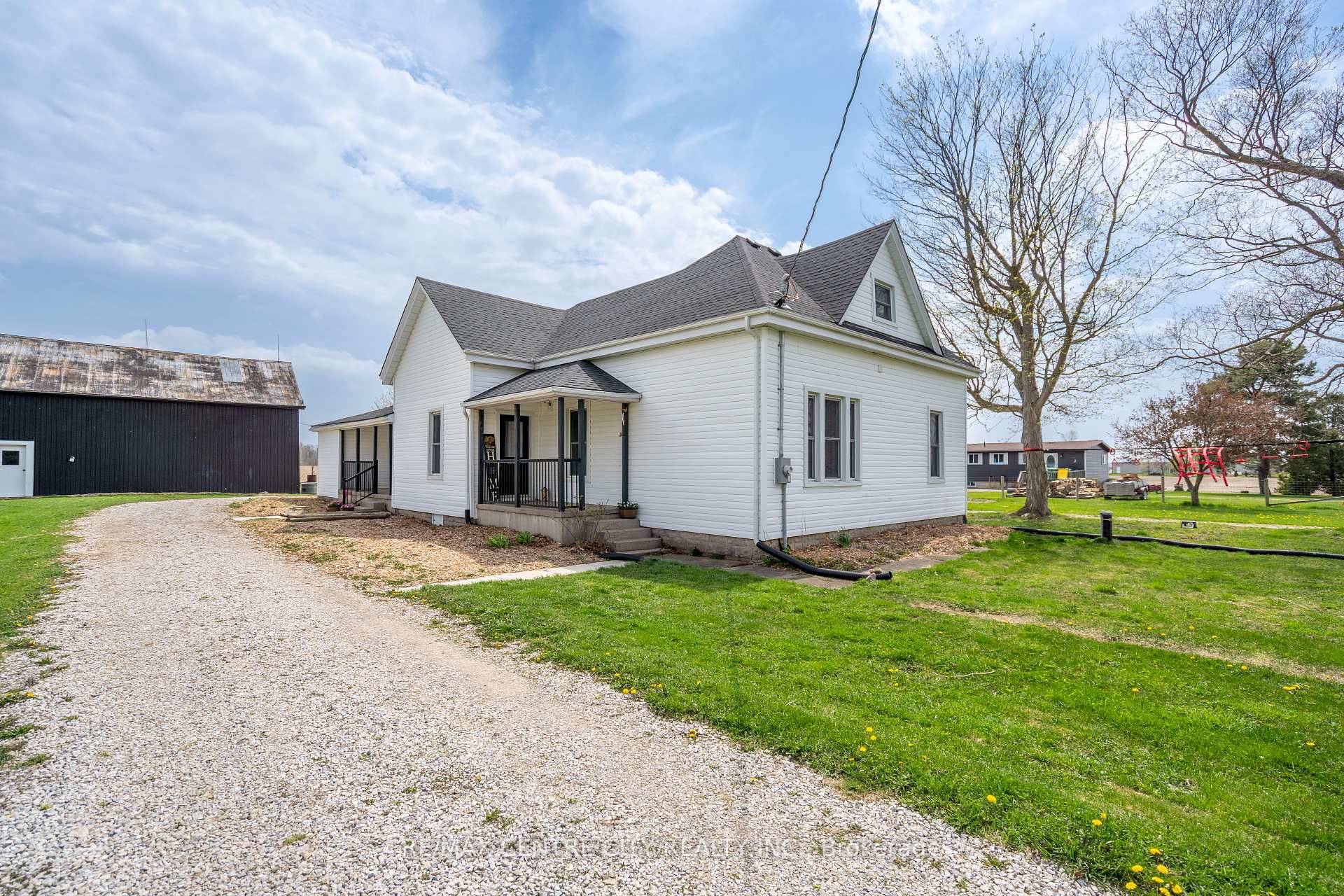 Just outside of Glencoe, this completely refurbished country home offers the perfect blend of charm, style, and modern convenience.