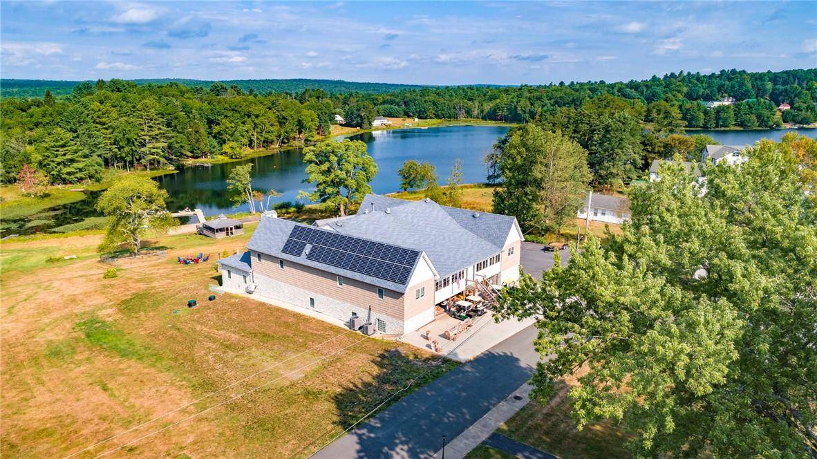 Amazing One of a kind Lakefront Home !