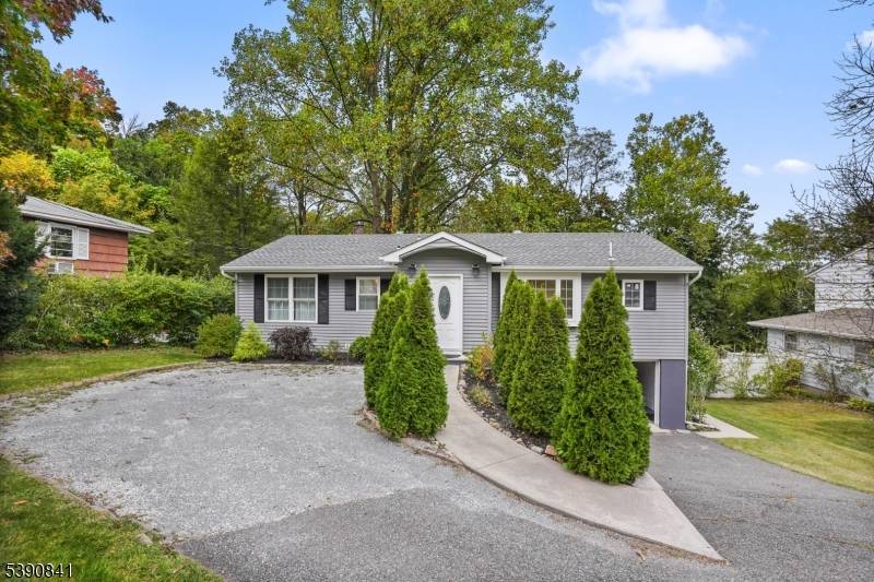 Welcome to this stunning nicely updated 4 bedroom, 3 full bath Ranch Home !