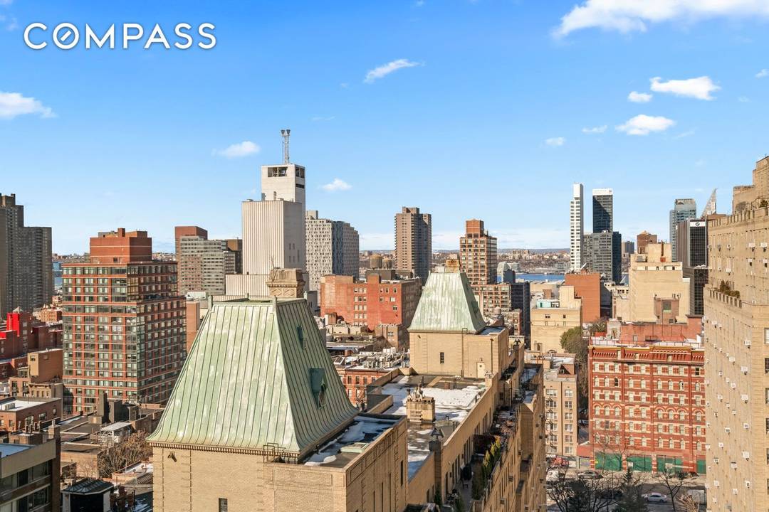 Perched high above Midtown West with picturesque West and South exposures, this 1, 342 square foot two bedroom, two bathroom residence at The Sheffield delivers sweeping skyline views and refined ...