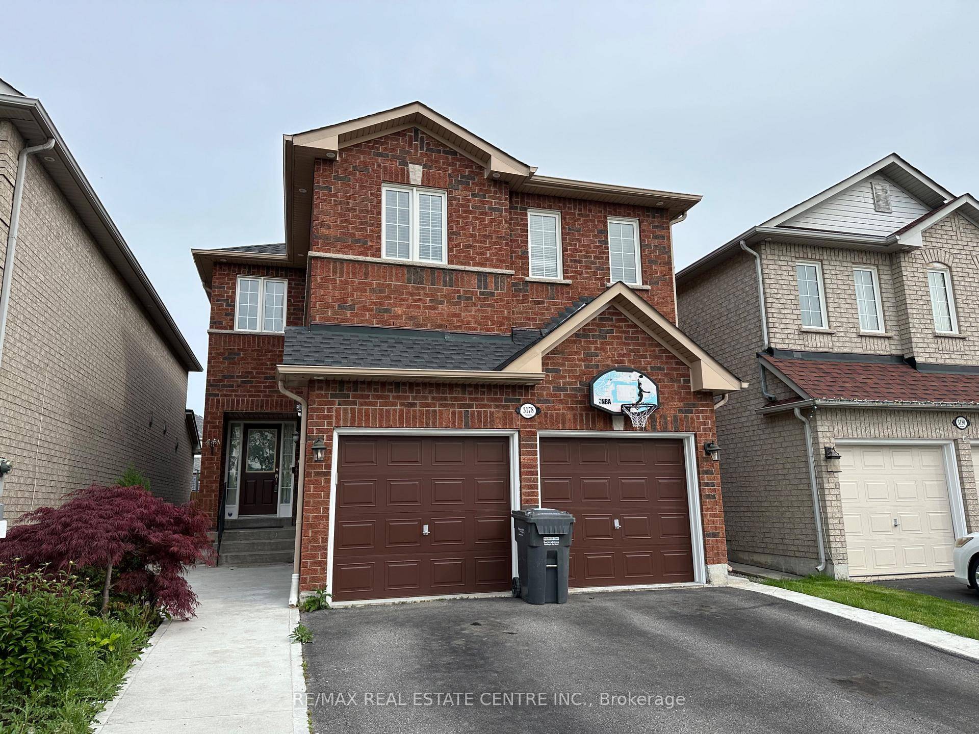 Legal, Bright amp ; Spacious 2 Bedroom Basement Apartment With Separate Entrance In A Beautiful Detached Home Located In A High Demand, Family Friendly Neighbourhood.