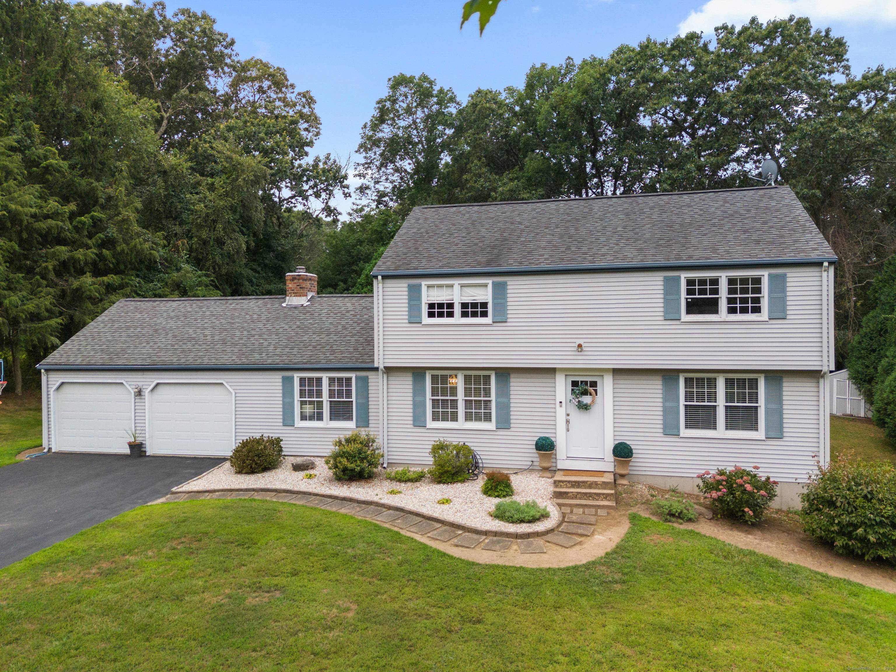 Welcome to this amazing 4 bedroom, 3 bathroom home that perfectly combines functionality, comfort, and outdoor living.