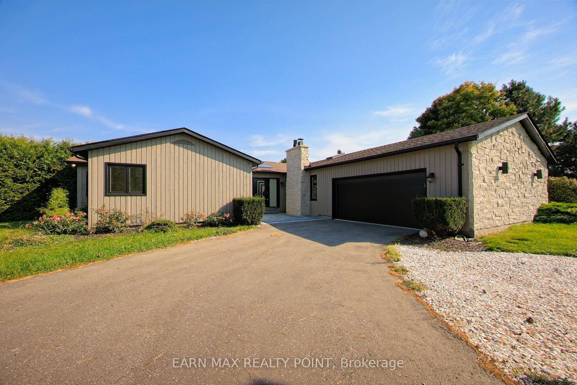 POWER OF SALE. ! ! Welcome to your dream home in the town of Caledon, just a quick 5 minute drive from the Caledon Airport and flight school perfect for ...