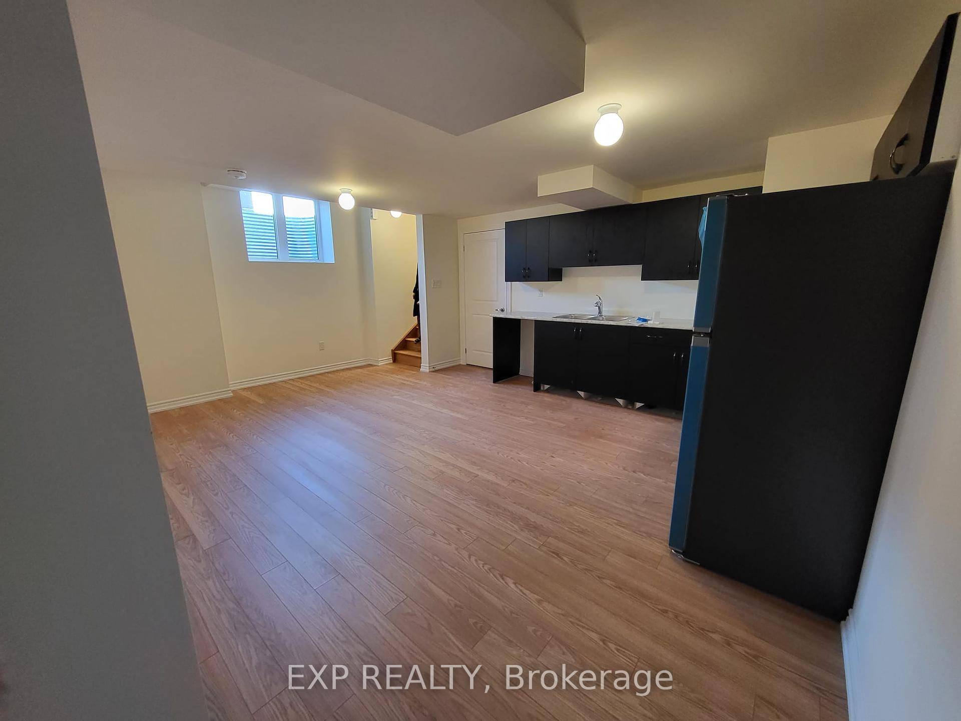 Welcome to this bright, spacious, and fully legal 1 bedroom basement apartment in one of South Barrie's most desirable neighbourhoods located in the Hyde Park Public School zone, one of ...