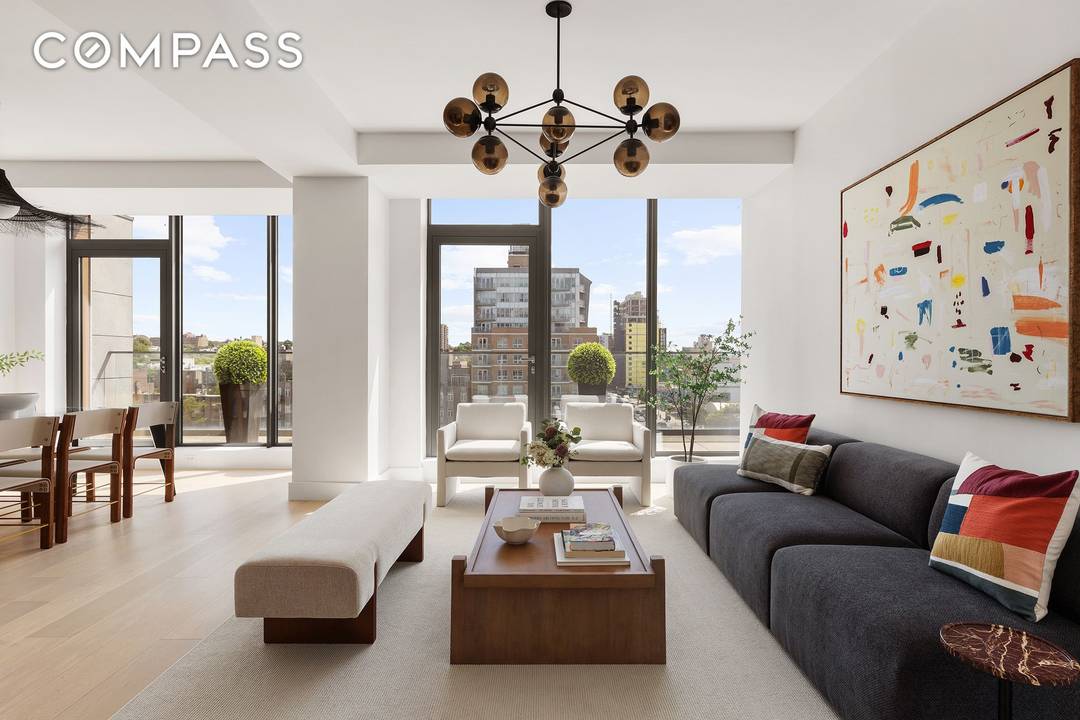 This elusive three bedroom, three bathroom home with a spacious private terrace is perched high above the treetops and boasts expansive southern views from every room.