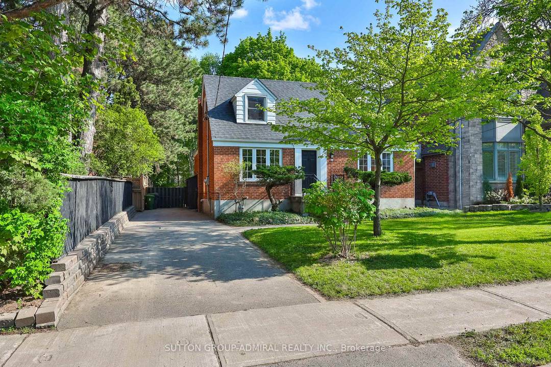 Welcome to 81 Yorkview Drive, a beautifully renovated, move in ready family home in one of North York's most convenient and sought after neighbourhoods.