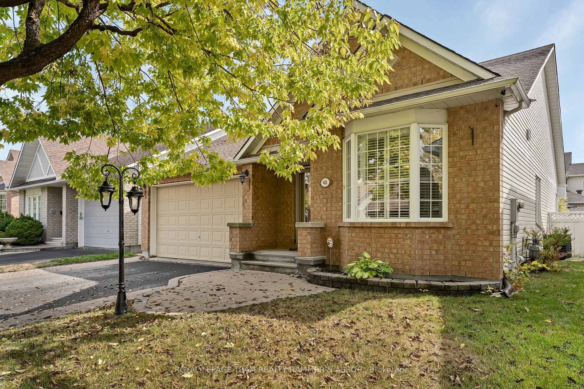 Open house Sunday November 9 from 2pm 4pm !