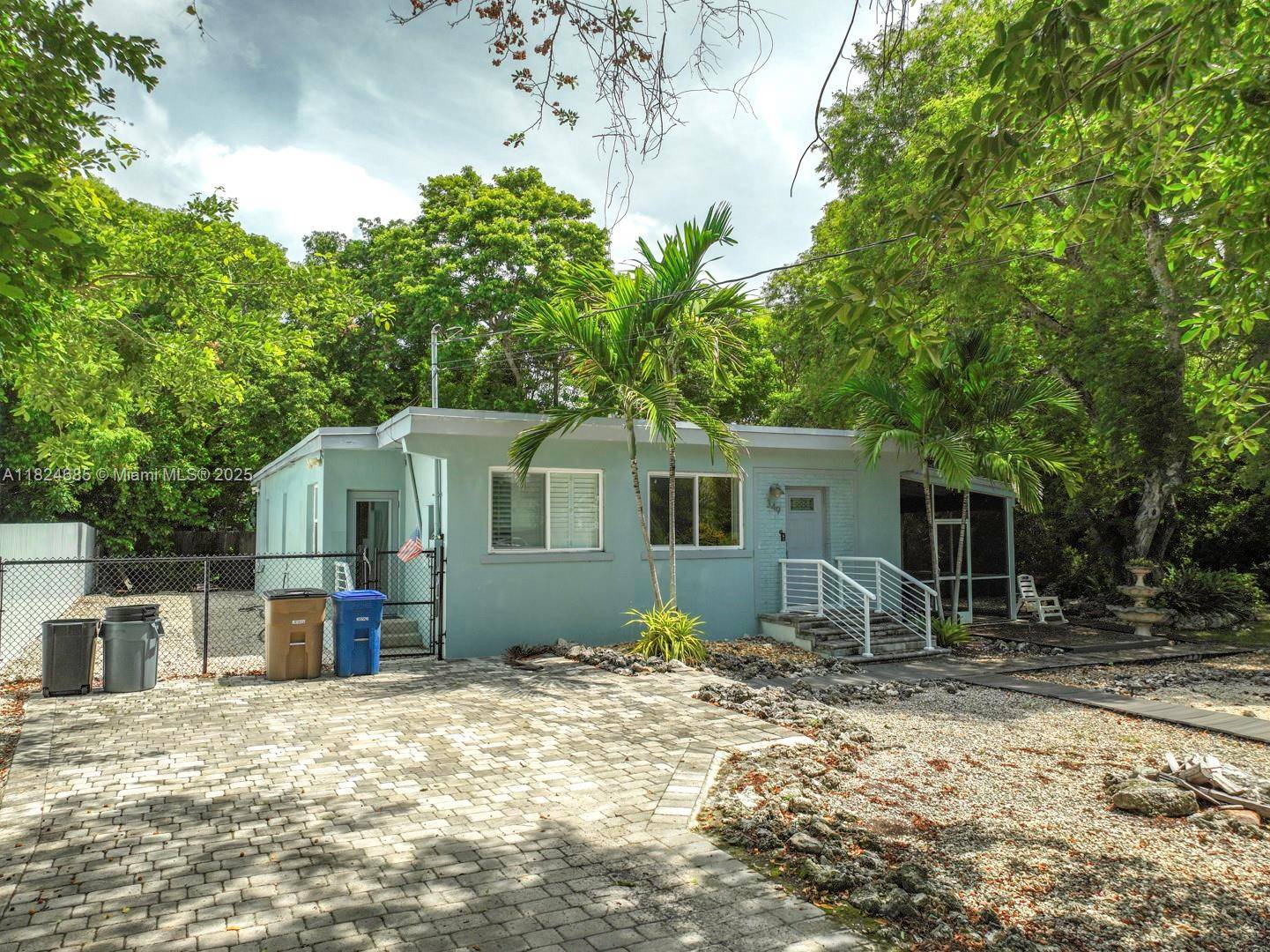 Welcome to your tropical retreat !