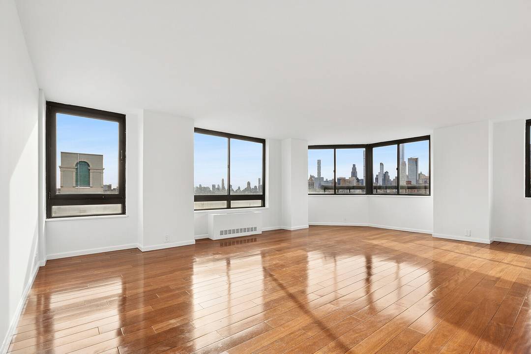 Welcome home to this sun drenched, beautiful, spacious Loft like JR4 1BR 1.