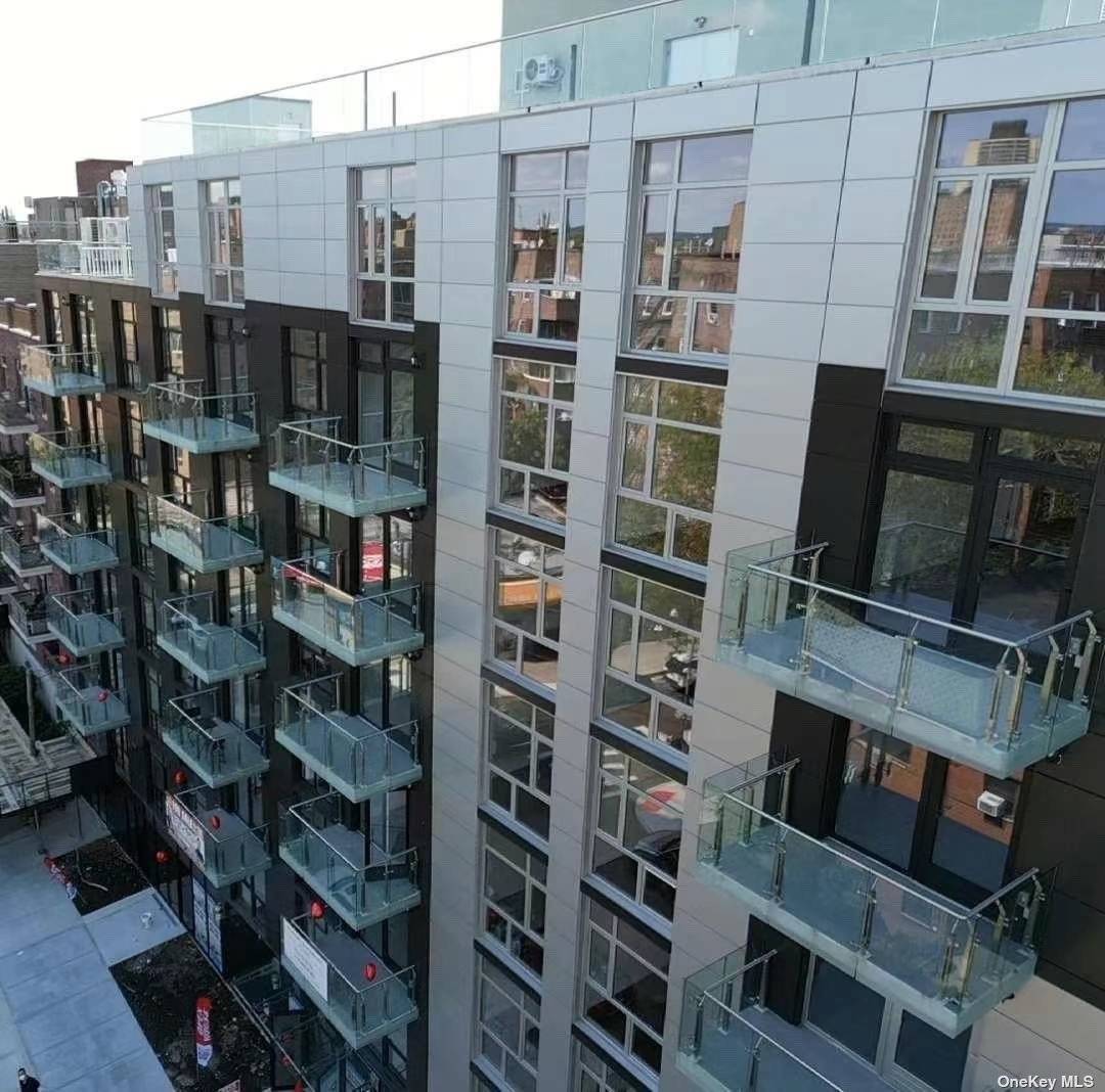 Rare opportunity to own a brand new penthouse condo untit in rego park.
