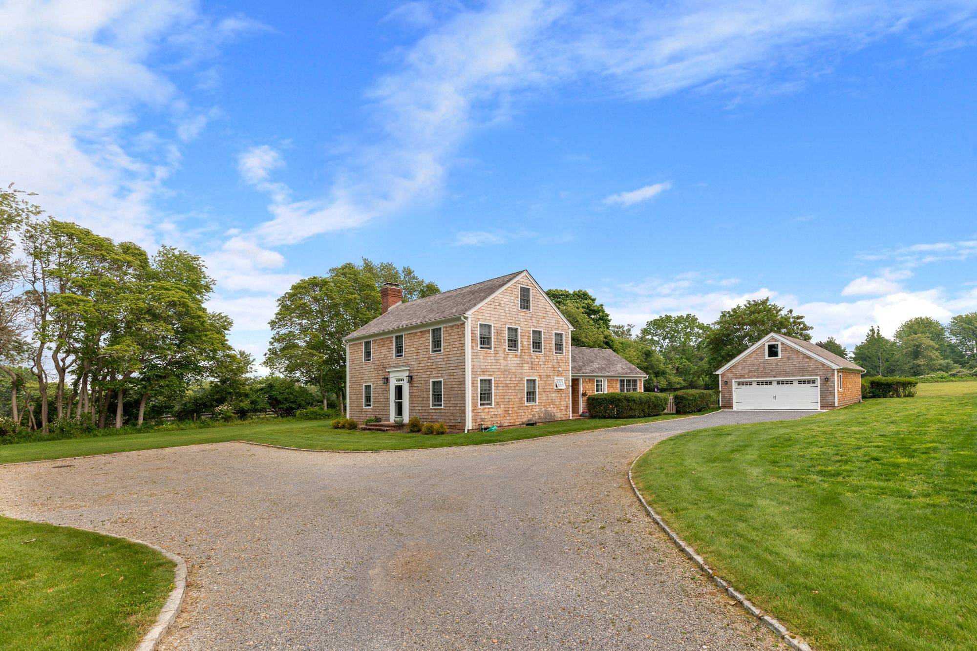 BRIDGEHAMPTON BEAUTIFUL, PEACEFUL PROPERTY.