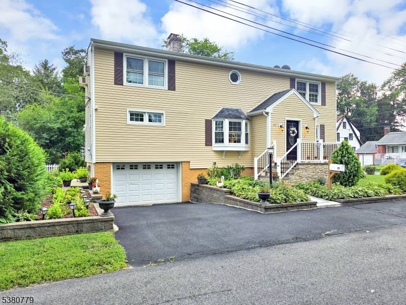 Welcome to 15 Spruce Pl, Denville ?