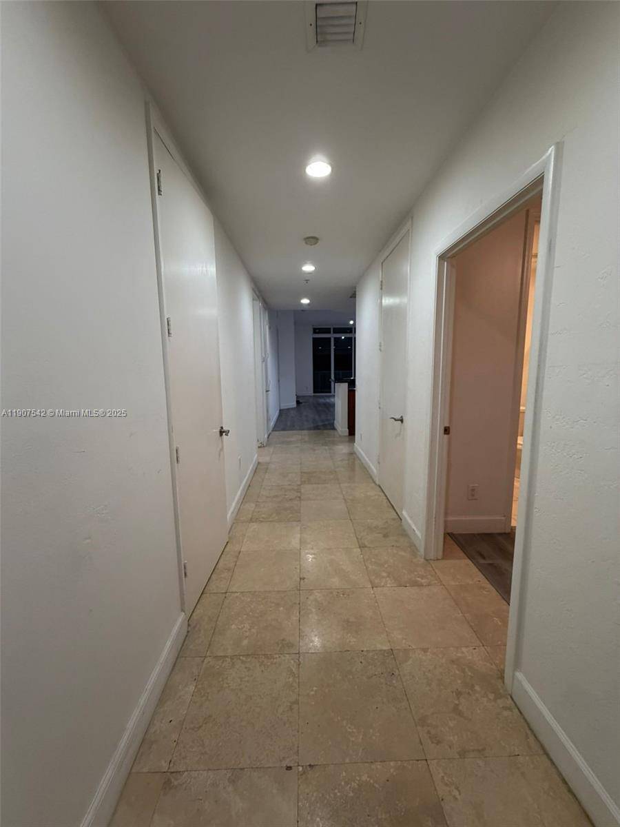 This unit is conveniently located on the 1st floor, no need to use or wait for the elevator.