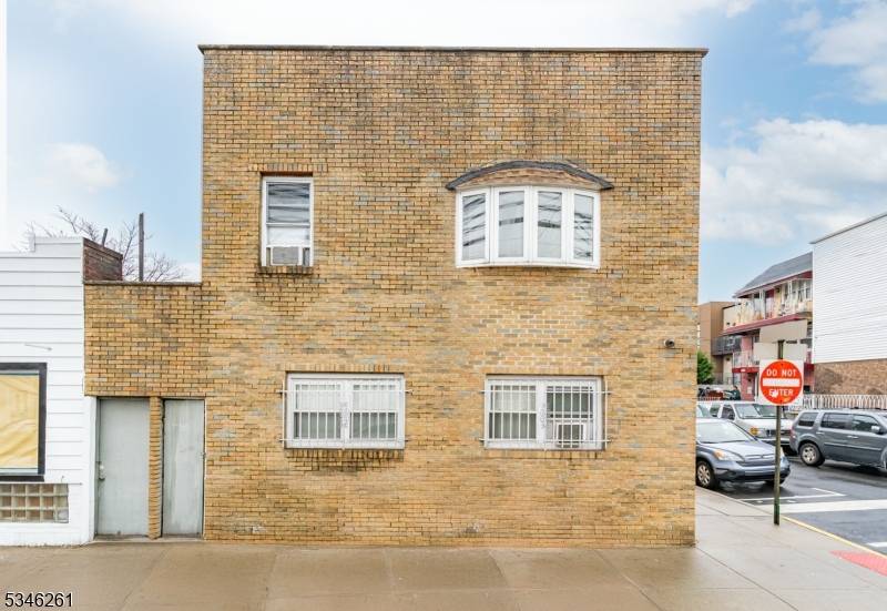Discover this fantastic investment opportunity in the heart of West New York, located just 3 blocks away from the busy Bergenline ave.