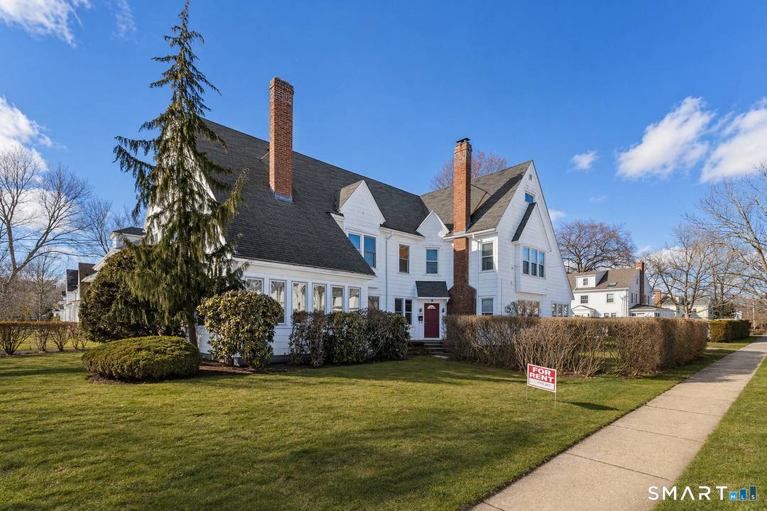 955 Chapel Street, New Haven, CT Westville This is not your typical two family.