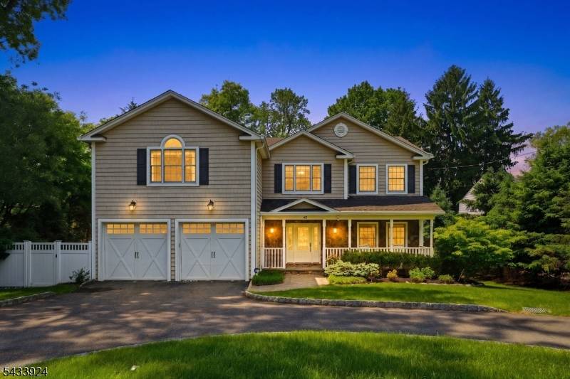 This exceptional 5 bedroom, 5 full bath Colonial offers 4, 004 square feet of living space in one of Bergen County's most sought after communities.