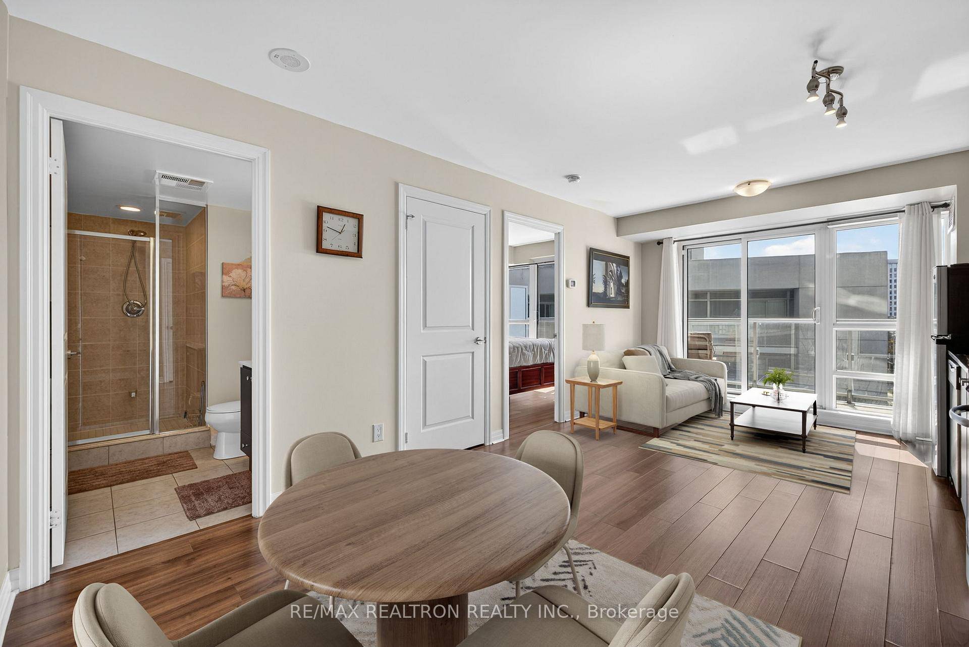 Beautifully designed 1 bedroom unit at Ultra Condos, offering 568 sq.