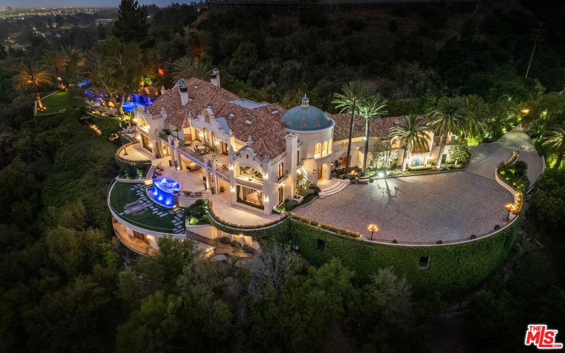 10066   Cielo Dr Beverly Hills Flats LA