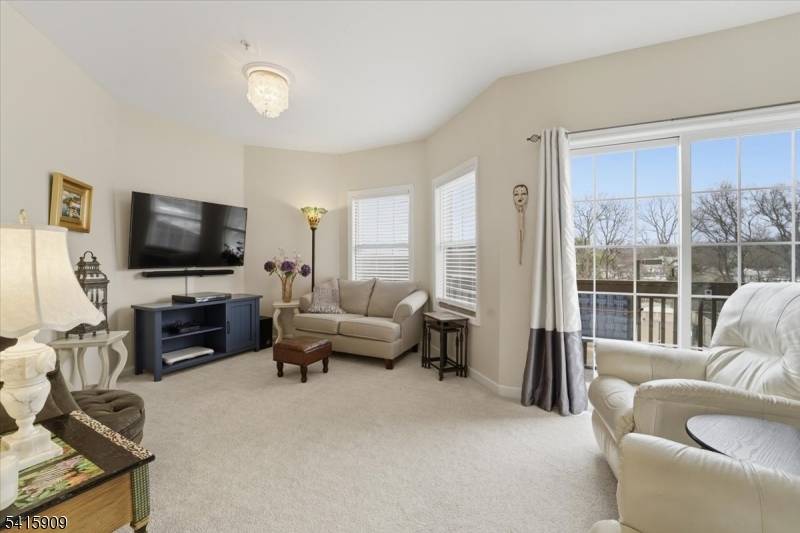 Welcome to Mountain Ridge Towers !