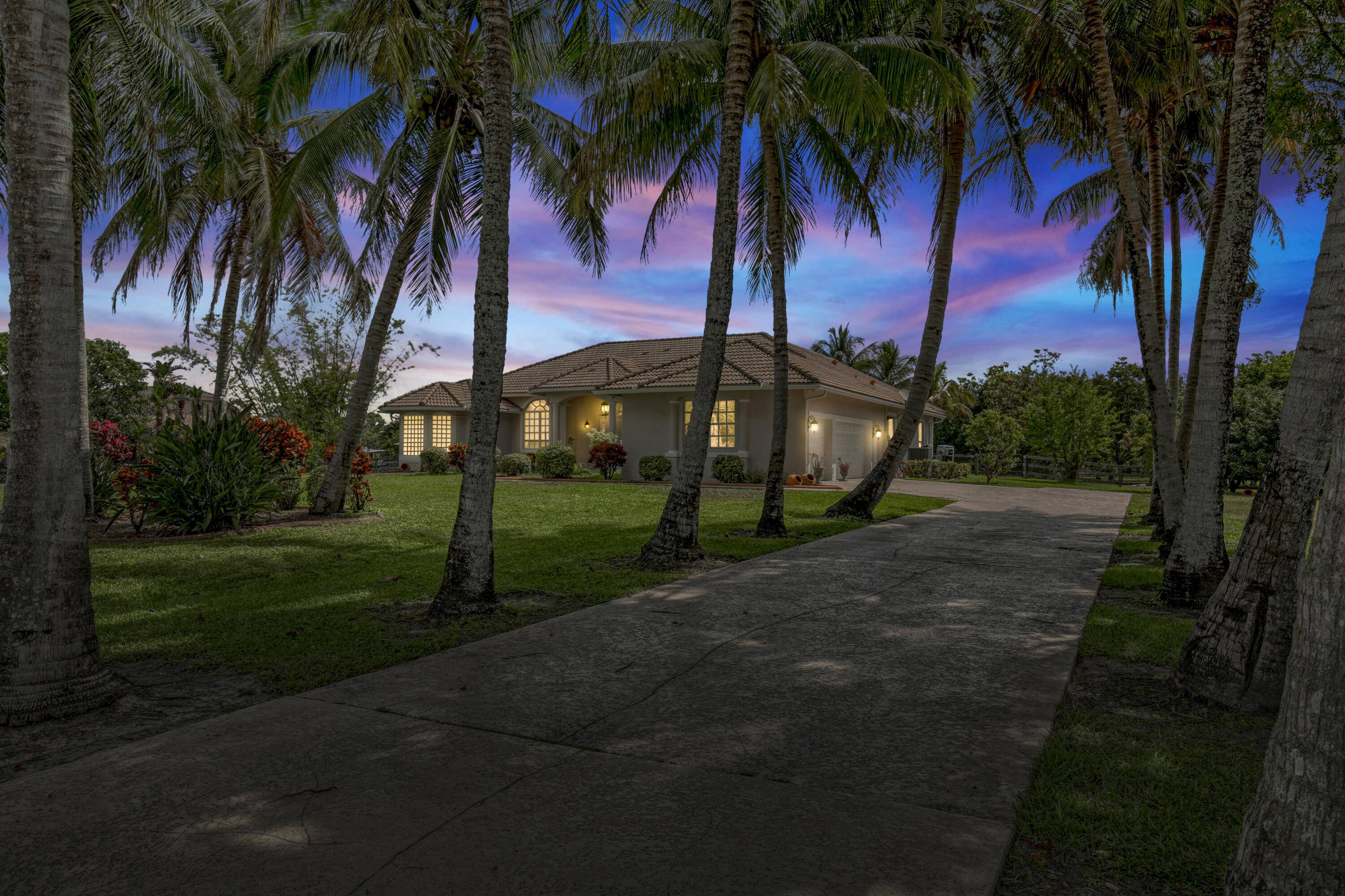 Property located in the equestrian neighborhood of Paddock Park 2.