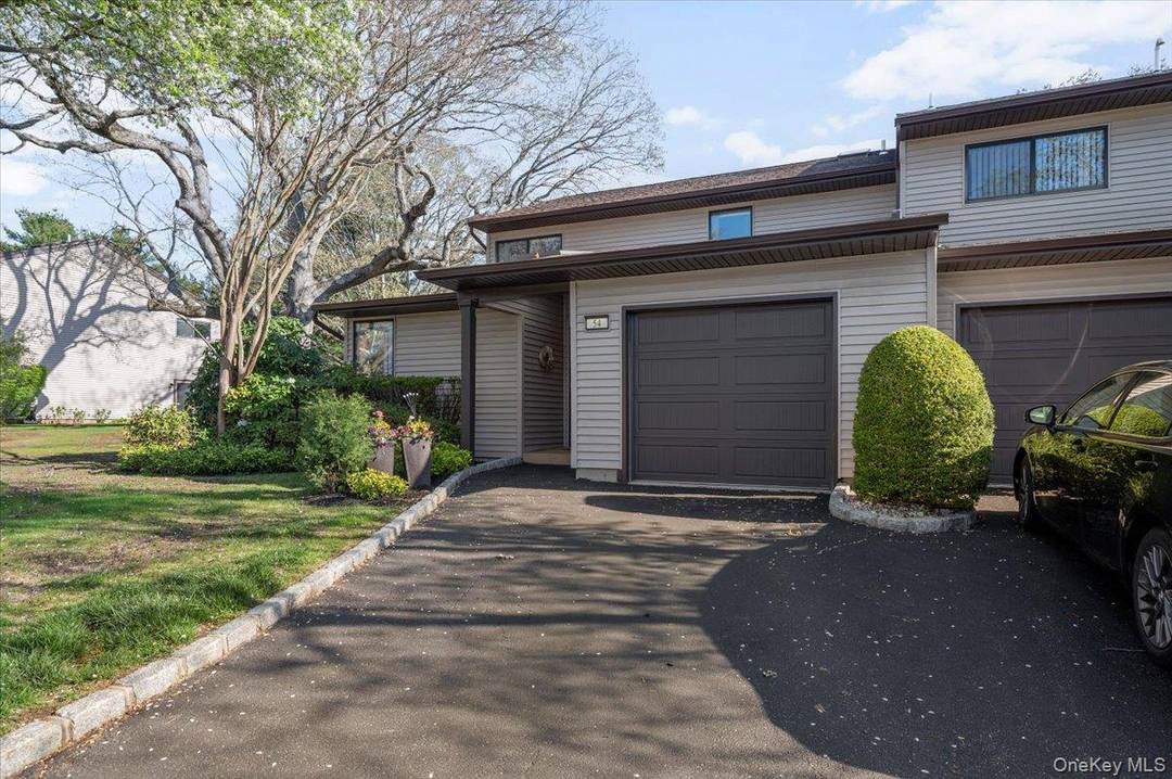 Welcome to Northgate, a gated community in Melville.