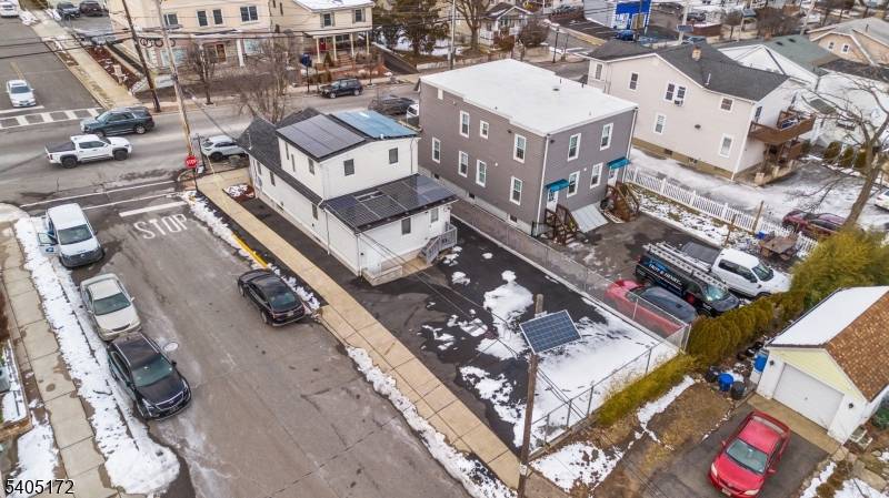 Commercial Office Use Classified and marketed as an office building with potential adaptability for a wide range of professional uses including medical, legal, accounting, salon, daycare, contractor office and even ...