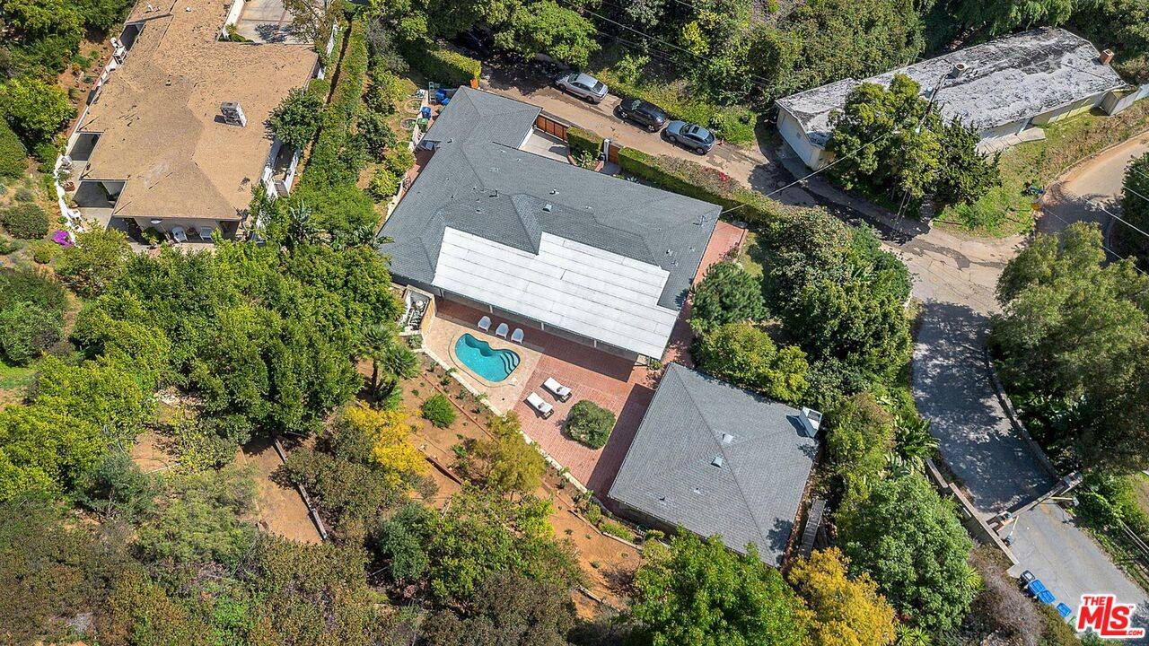 9495 Gloaming Dr 5BR Beverly Hills Post Office | B.H.P.O. La