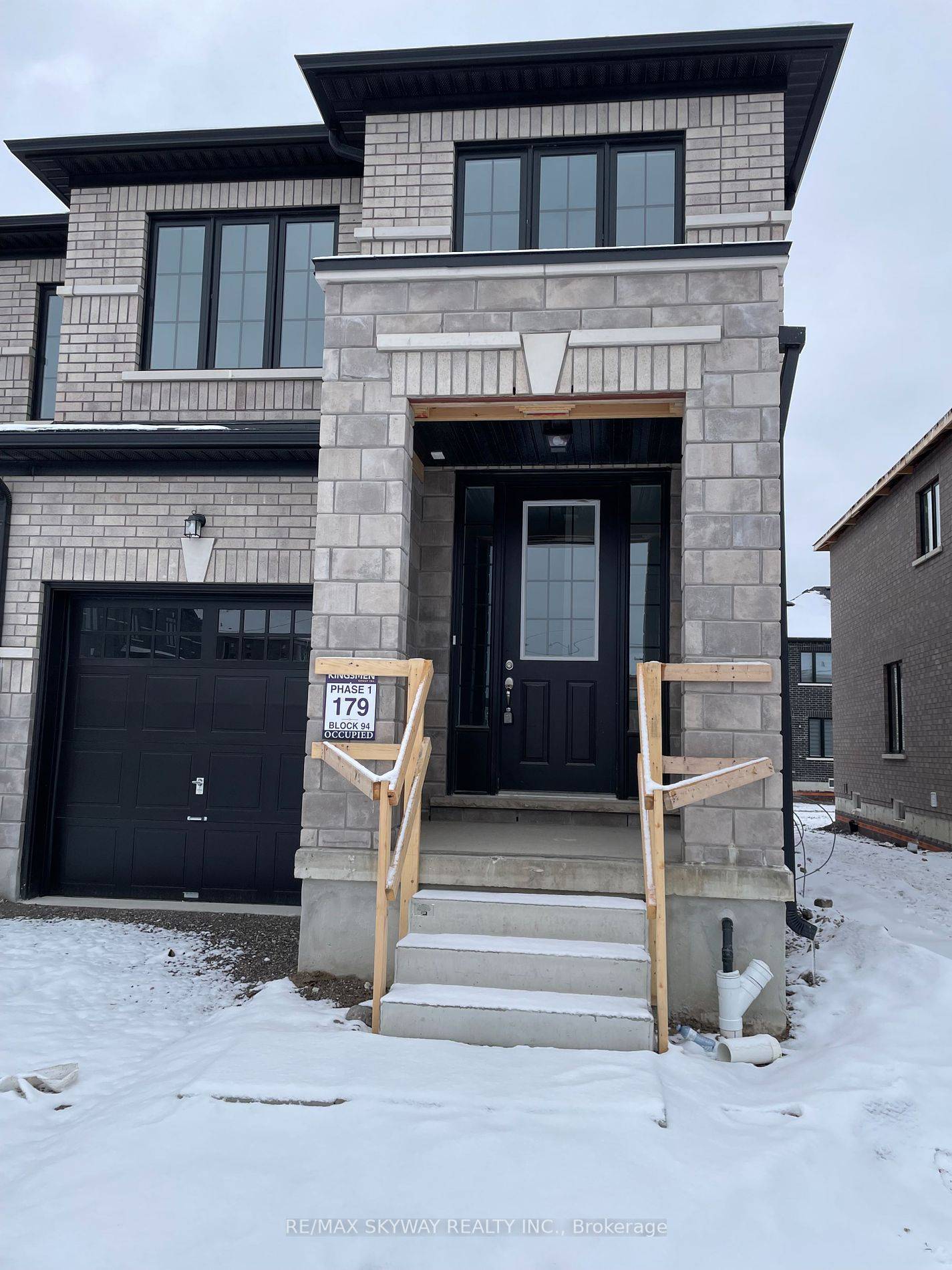 Brand New 4 Bedroom, 3 Bathroom house in a nice new neighborhood in Lindsay.