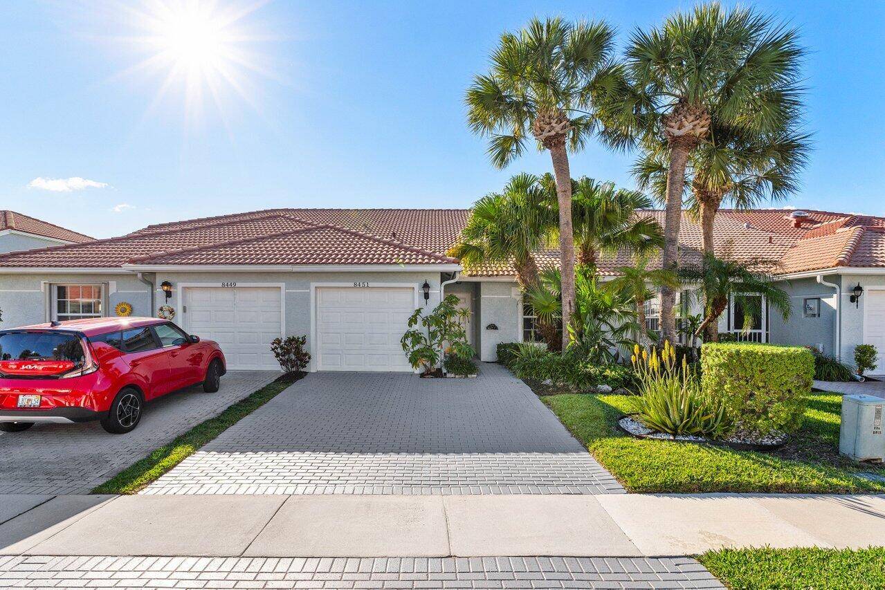 Charming 55 villa in Venetian Isles with peaceful lake views !