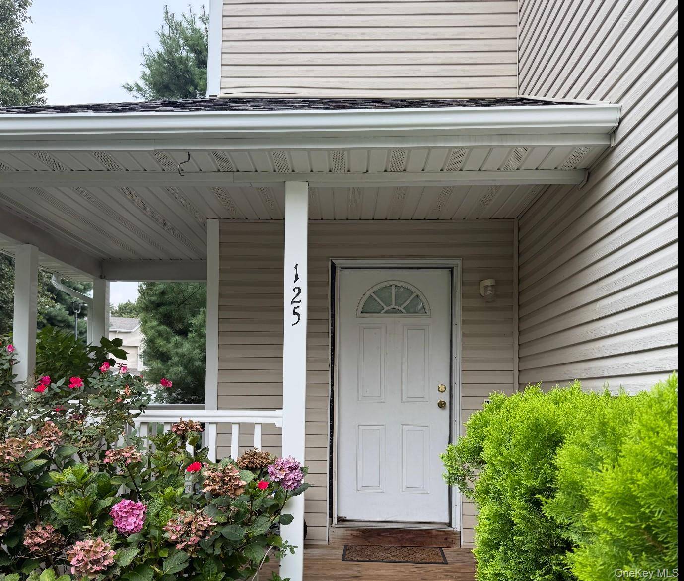 Welcome to the private gated community of North Manor Estates.