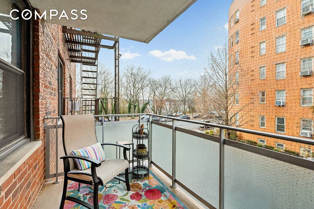 Luxury Shore Road Condo with Water amp ; Bridge Views Deeded Parking !