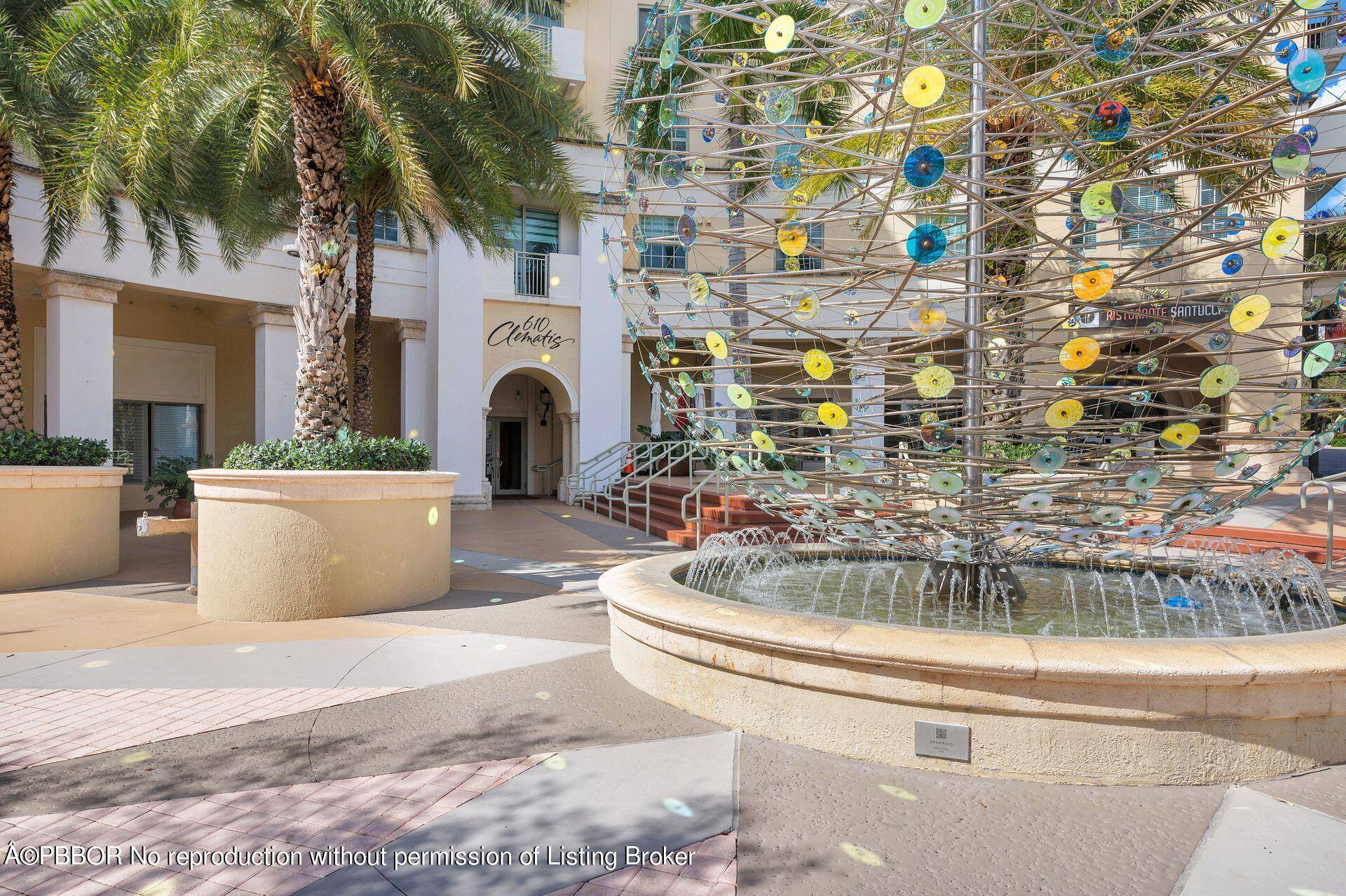Great location in the heart of Downtown West Palm Beach !