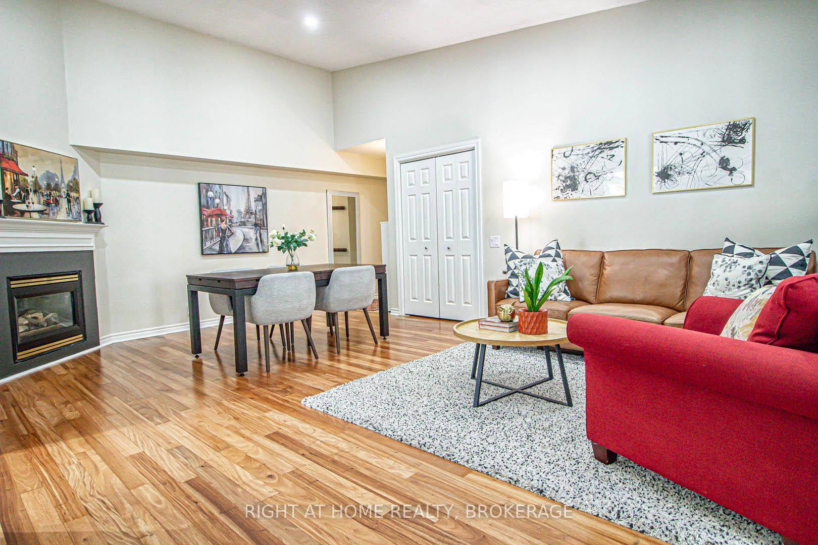 Absolute Gem ! ! Gorgeous 1, 020 Sq.