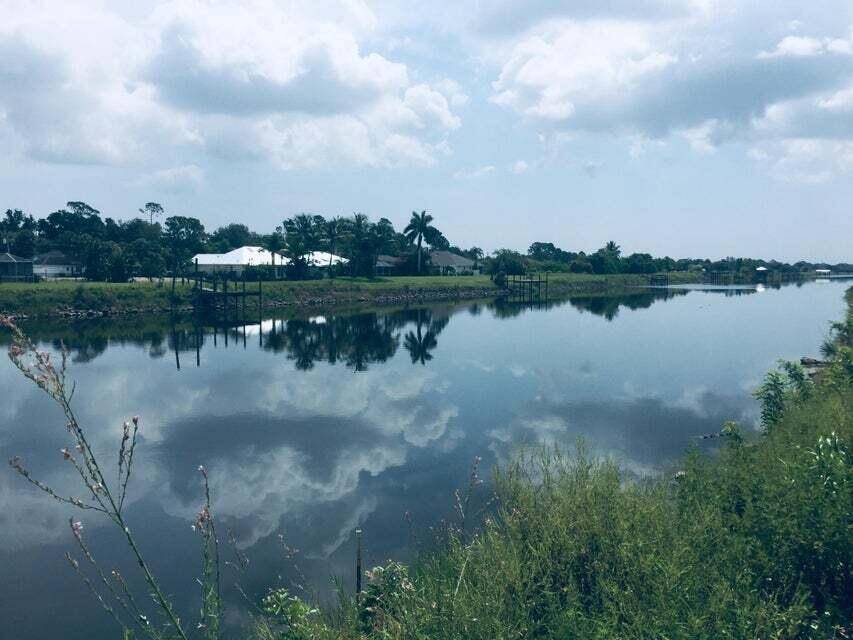 BEAUTIFUL WATER LOT ON WIDE AND DEEP C 24 CANAL !