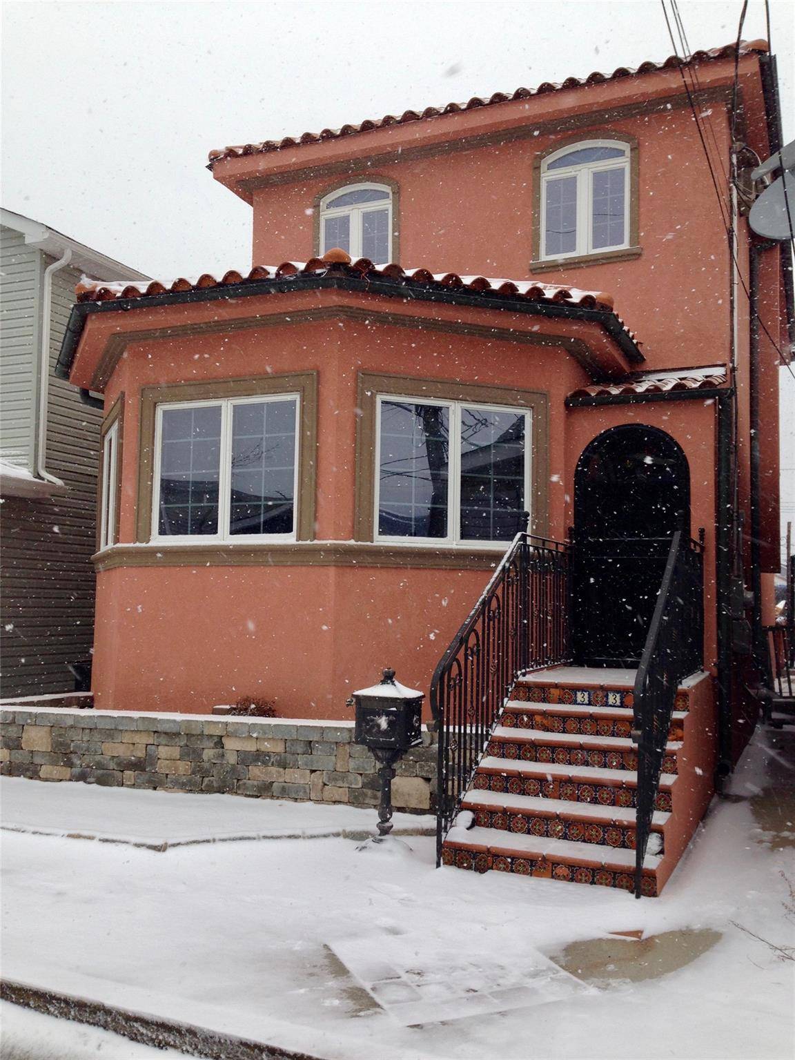 Gorgeous 3 Bedroom Waterfront Whole House Rental with Beautiful views of the ocean and canal.