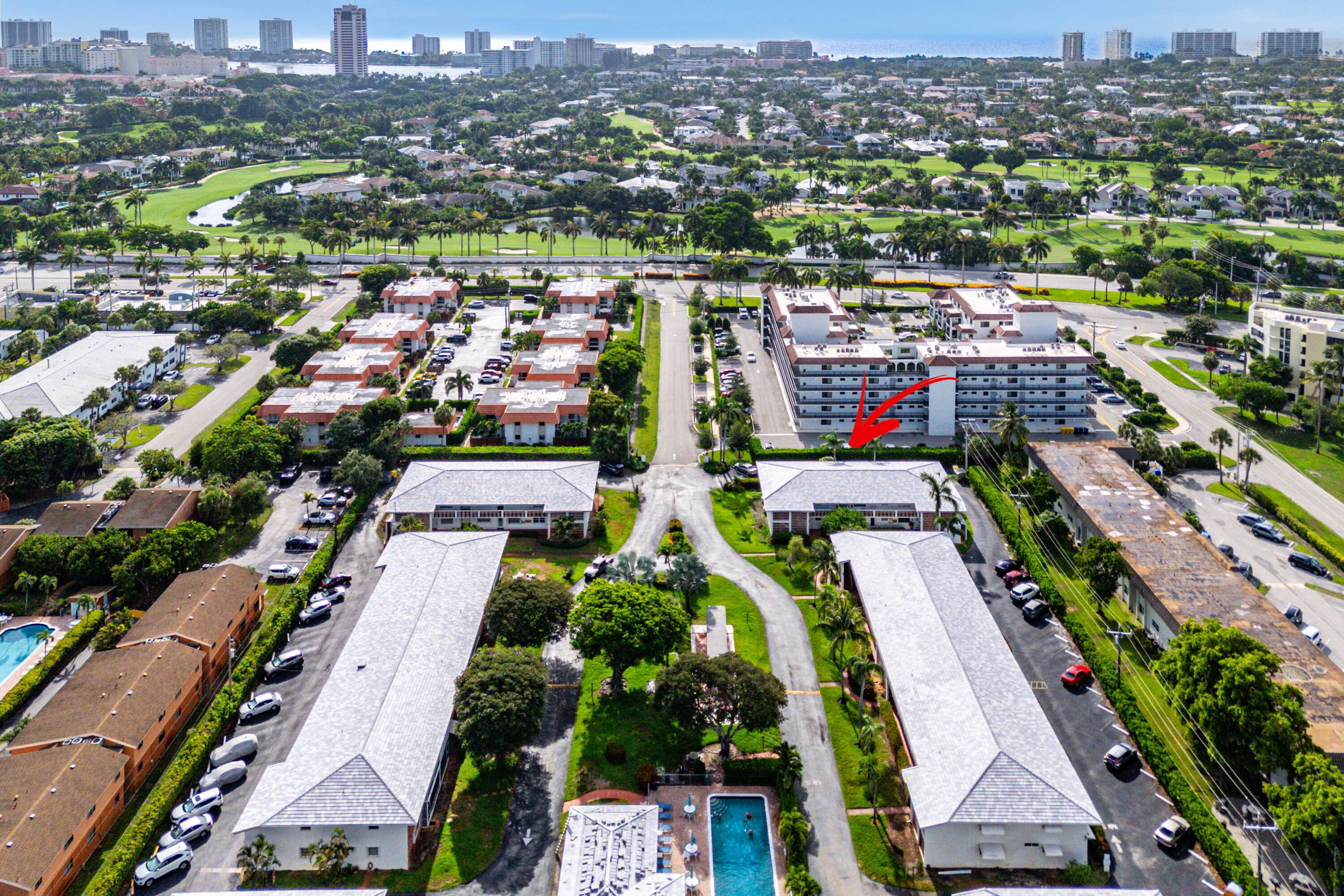 Discover comfort convenience in this charming 1bdrm, 1bath 1st floor condo, ideally located in Palm Royal Apts, just minutes from Downtown Boca Raton, the beach, top shopping.
