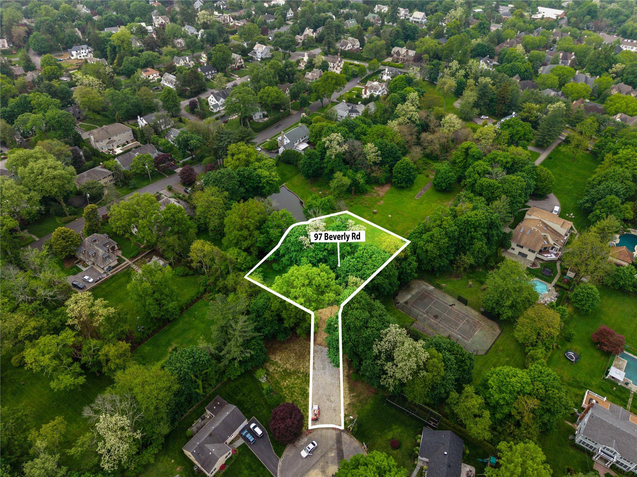Tucked away in a quiet cul de sac in the sought after Bonnie Crest neighborhood of New Rochelle, this rare.