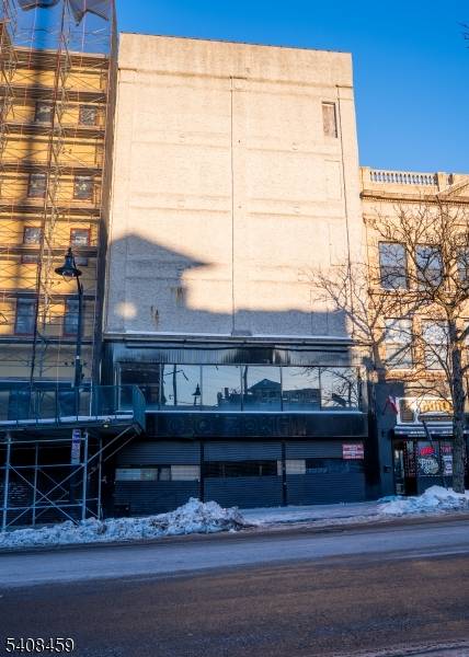 Prime redevelopment opportunity in the heart of Elizabeth !