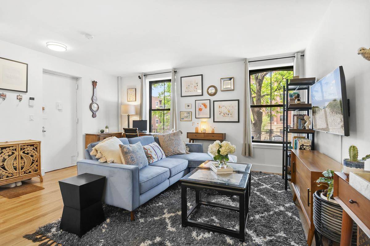 Tucked away in the heart of the charming Cobble Hill Towers, you'll find Apartment 2I, a perfectly renovated and gracious one bedroom home.