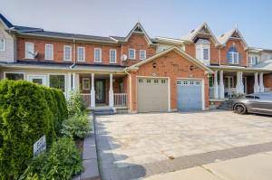 Stunning Newly Renovated Freehold Townhome in Prime Location !