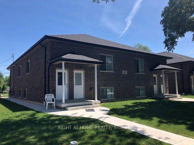 Beautiful Newer Main level unit in a central location, features 3 bedrooms and 2 bathrooms, spacious bedrooms, Upgraded kitchen with stainless steel appliances and Granite counter top, A must view ...