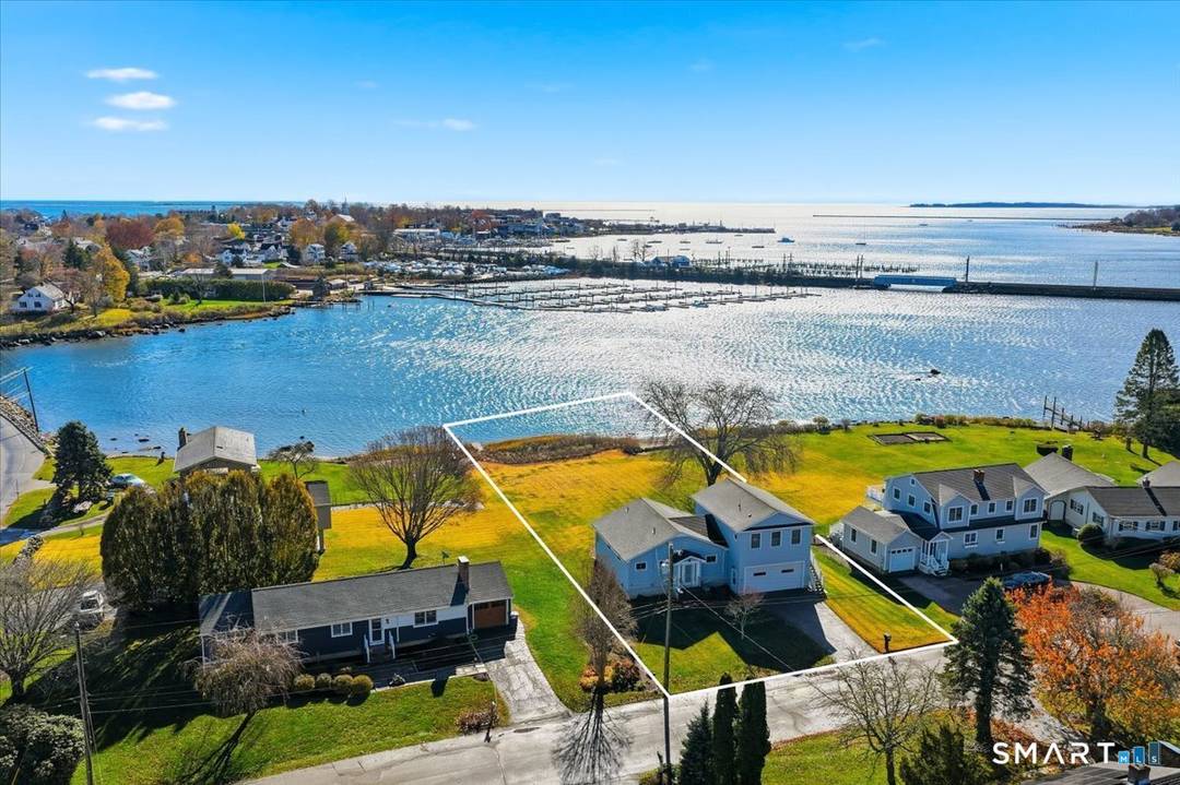 DIRECT WATERFRONT IN STONINGTON !